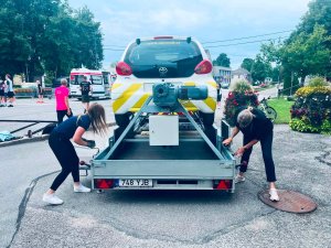 Õppeauto veokärul Kilingi-Nõmme spordipäeval